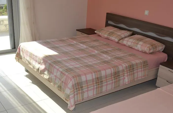 Riviera Bed & Breakfast